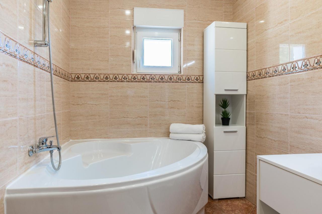 Apartments Marija Starigrad Paklenica Zewnętrze zdjęcie