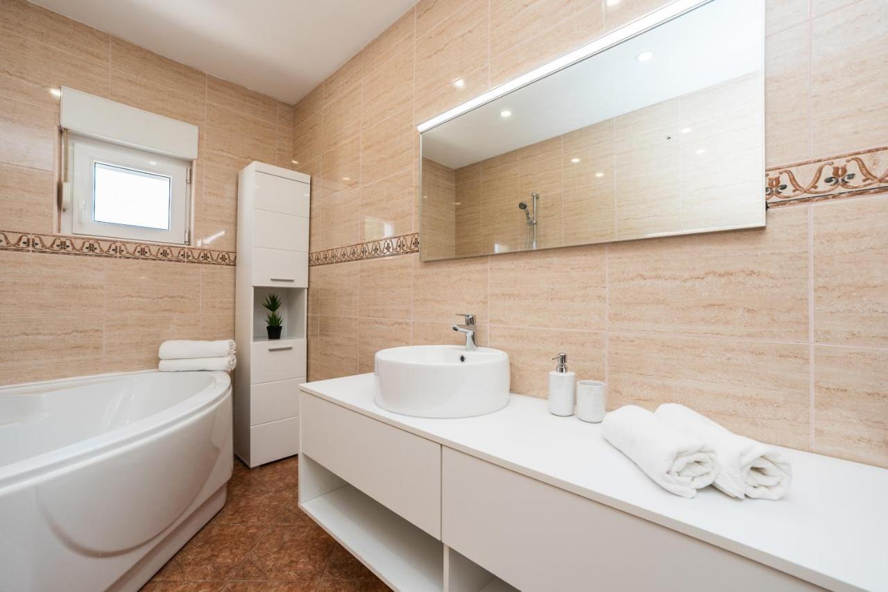 Apartments Marija Starigrad Paklenica Zewnętrze zdjęcie